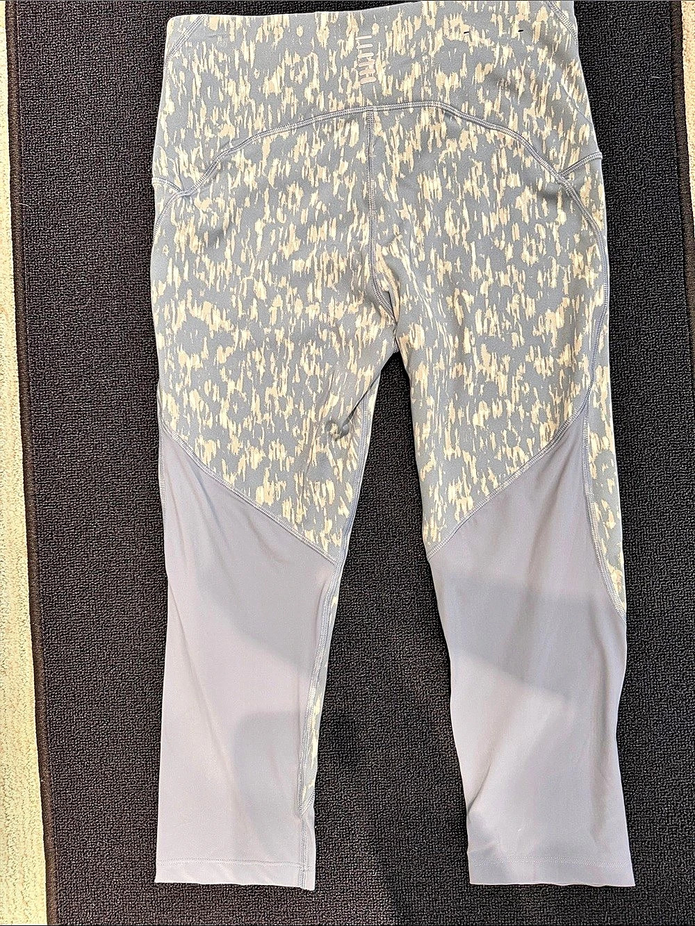 Under Armour Women's Abstract Athletic Leggings Large